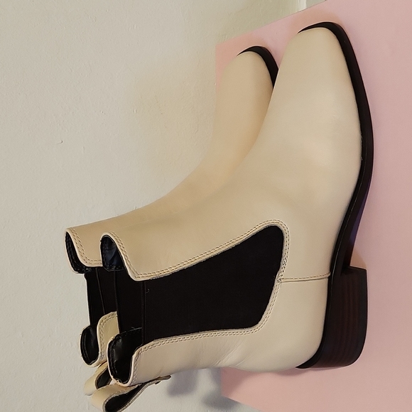 NWOT Sam Edelman Thelma Chelsea Boot - Picture 2 of 12